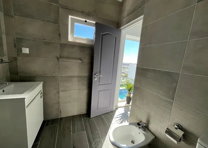 Daire Ocean View By Charmes C *