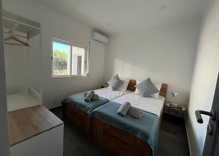 Апартаменти Ocean View By Charmes C